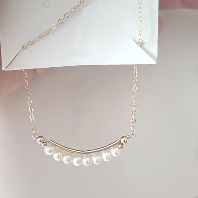 Ogrlica od srebra 925 s privjeskom osmijeha od baroknih školjki, geometrijski stil, križni lanac