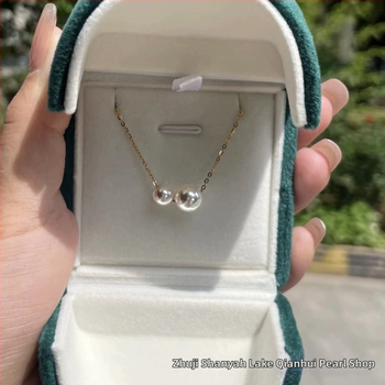 Chie Pearl Freshwater Akoya — огърлица с висулка в 18K злато, кръгла перла с двойна мъниста