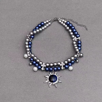 Choker ogrlica s dvostrukim slojem umjetnih perli, privjesak Sunčev križ, lanac za ključnu kost, duljina 31–40 cm