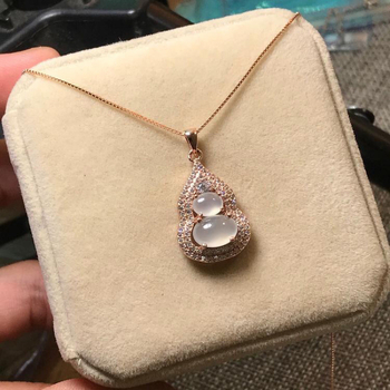 Висулка от S925 стерлингово сребро, бирмански халцедон; мотив Усмихнат Буда; естествен ледено халцедон; пускане през есента на 2022