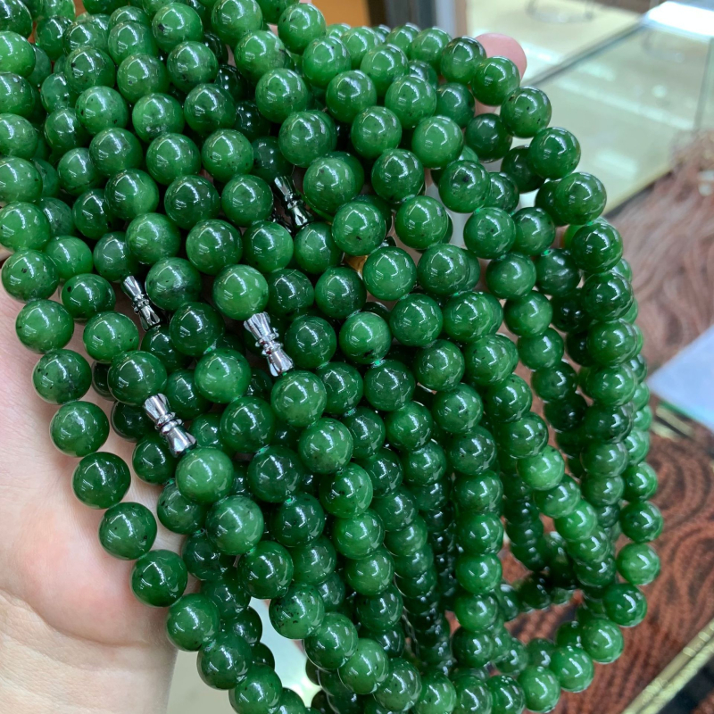 Ogrlica od jaspisa s okruglim perlama, privjesak, VS čistoća, brušenje i poliranje, prilagodljivo