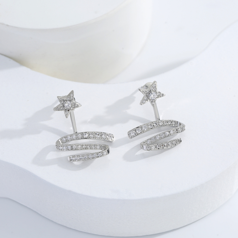 Naušnice u obliku zvjezdice od bakra, s postom od 18k zlata, stil lagan luksuz