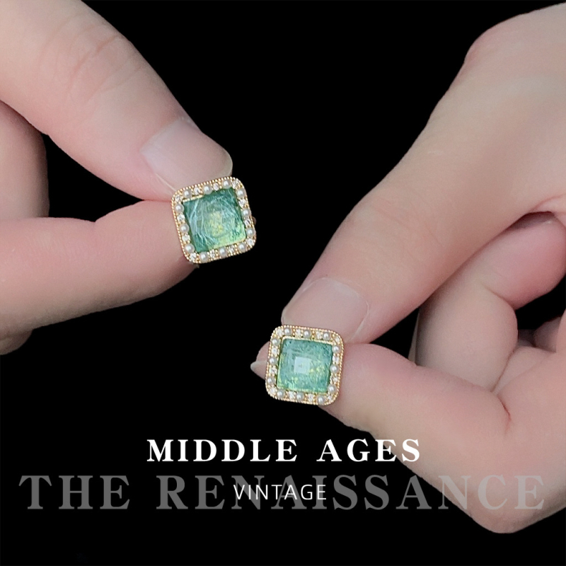 Bakrene geometrijske naušnice s mikro pavé završnim slojem, vintage retro stil za žene, jesen 2024