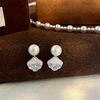 Cercei: perlă nor albastru gradient, design geometric din cupru, electroplatinati, pentru femei