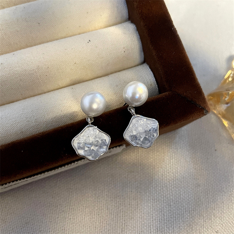 Cercei: perlă nor albastru gradient, design geometric din cupru, electroplatinati, pentru femei