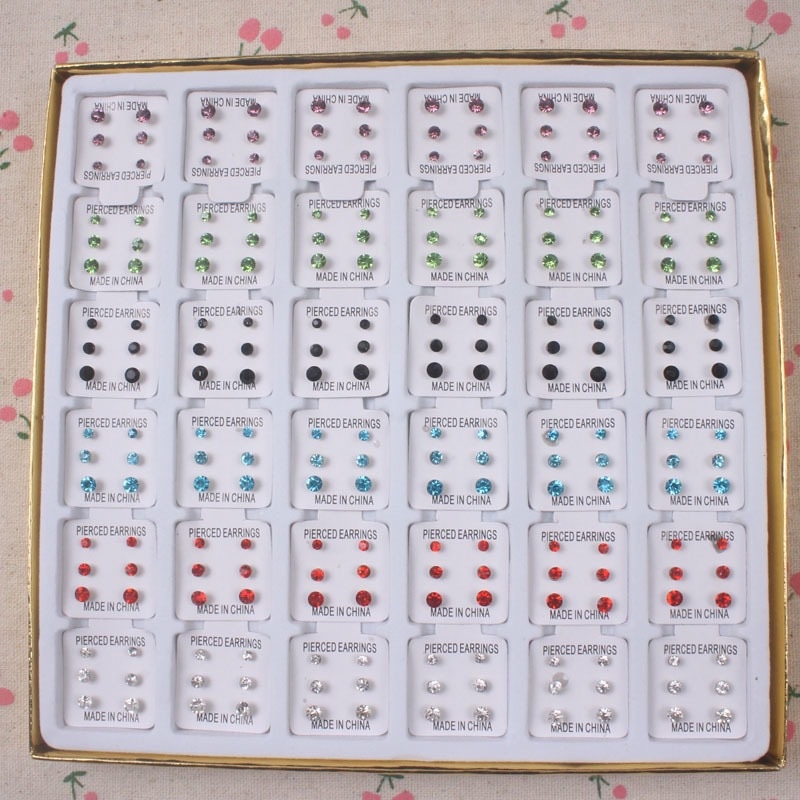 Naušnice - sa štras kamenjem, unisex minimalistički dizajn, dizajn s slovima/brojima
