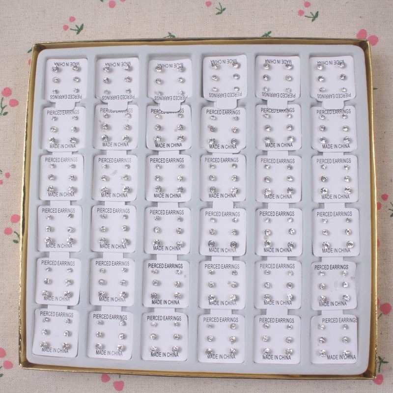 Naušnice - sa štras kamenjem, unisex minimalistički dizajn, dizajn s slovima/brojima