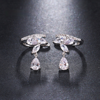 Réz alapú fülklipsz cirkóniával, teardrop alakú, piercing nélkül, geometriai dizájn