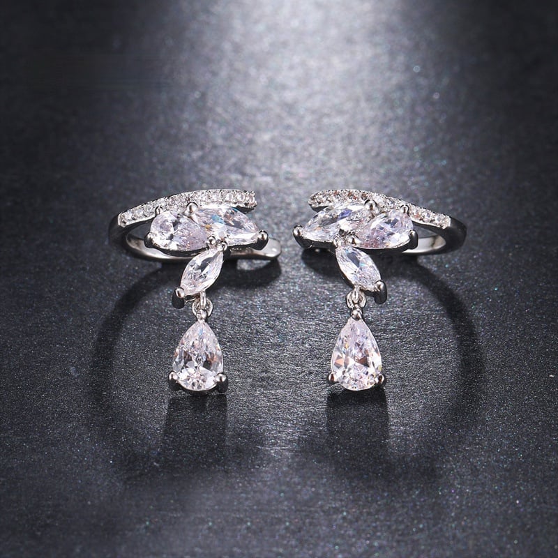 Réz alapú fülklipsz cirkóniával, teardrop alakú, piercing nélkül, geometriai dizájn