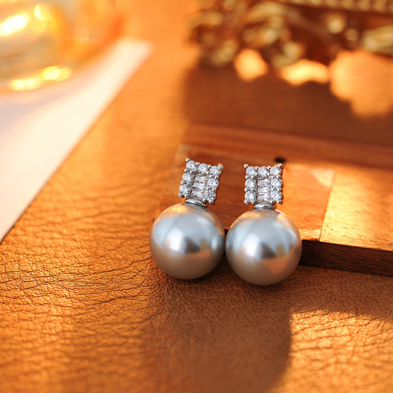 Naušnice - bakreno legura - elektroplatiranje - geometrijski dizajn - jesen 2025