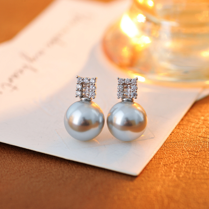 Naušnice - bakreno legura - elektroplatiranje - geometrijski dizajn - jesen 2025