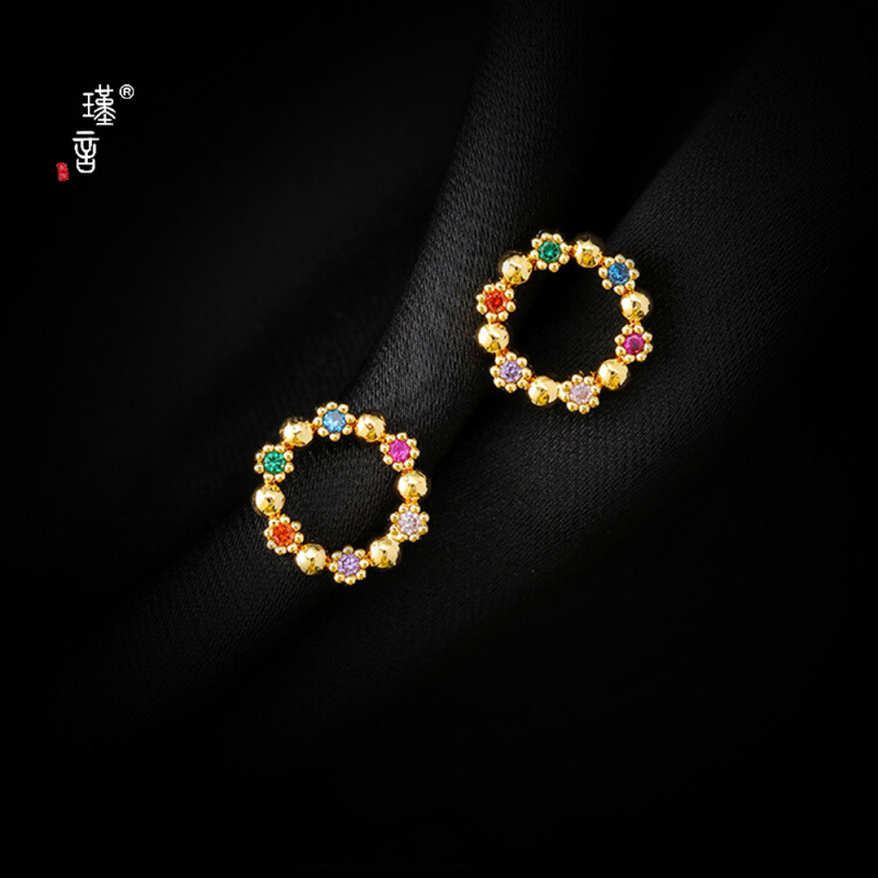 Fülbevalók – korona alakú, réz anyag, elektroplatírozott, Jinyan márka, Yiwu eredet