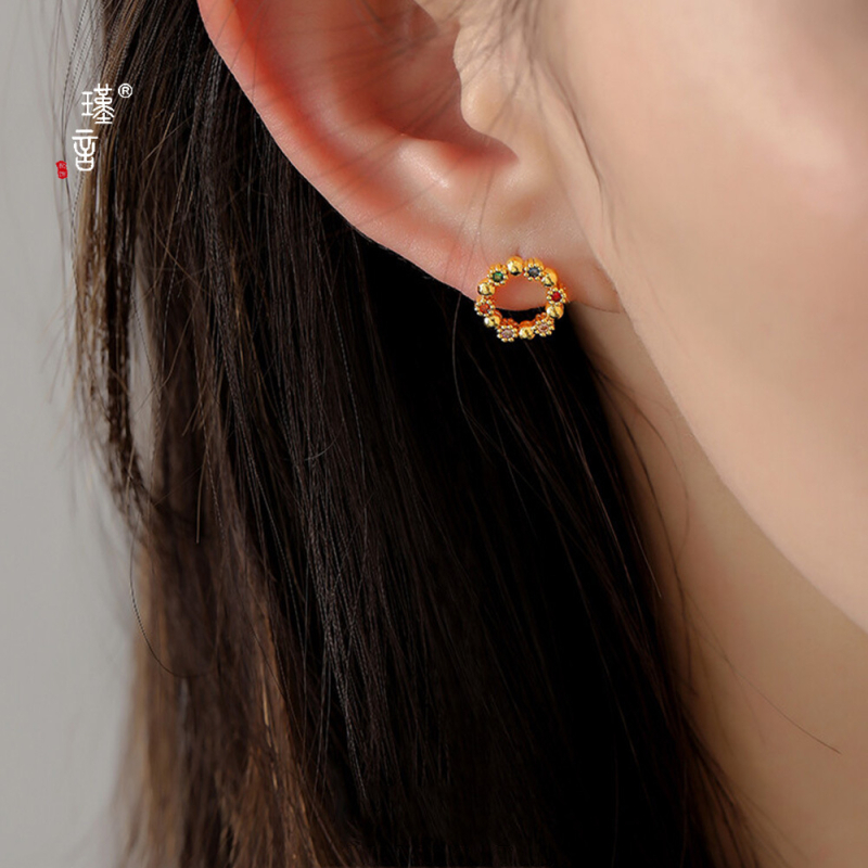 Fülbevalók – korona alakú, réz anyag, elektroplatírozott, Jinyan márka, Yiwu eredet