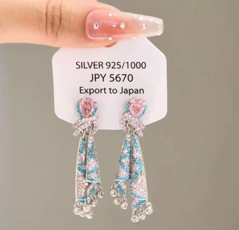 Оeбeци от изкуствени кристали, форма букви/числа/текст, корейски стил, свежи и сладки, лято 2025