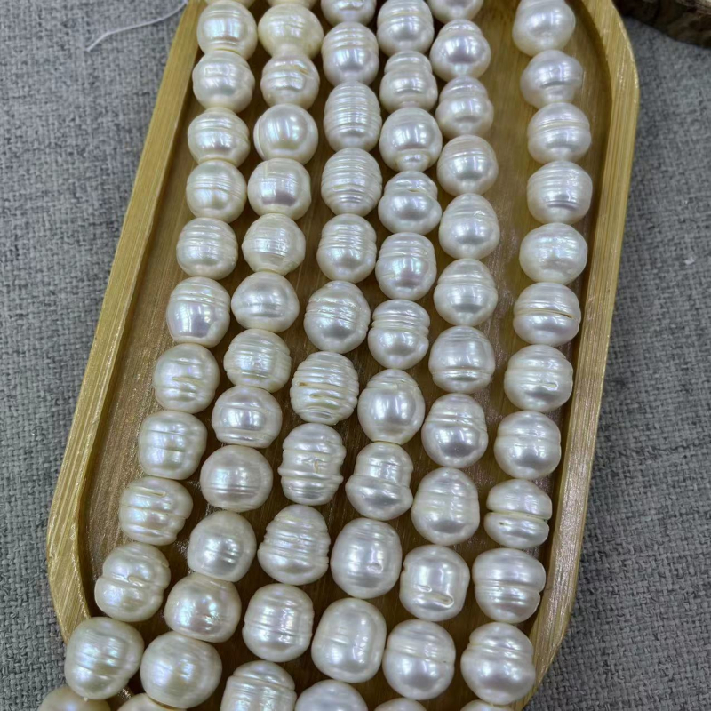 Nyers édesvízi gyöngyök, barokk stílus, magas ragyogás — 2023 tél kiadás