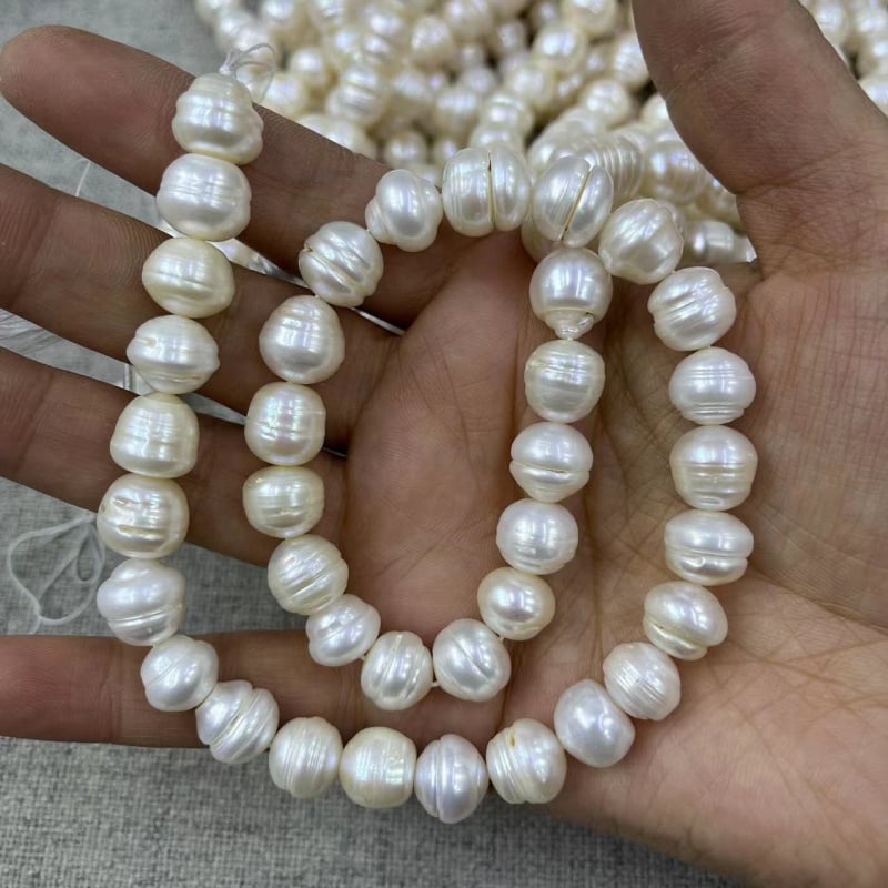 Nyers édesvízi gyöngyök, barokk stílus, magas ragyogás — 2023 tél kiadás