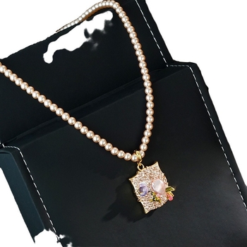 Bakreno kolije s cvjetnim motivom, s ugrađenim perlama, odvojivi privjesak, standardni lanac, barokni stil uljne slike