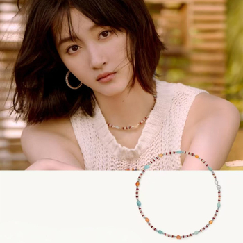 Ženski nakit – prirodni kamen, geometrijski oblik, niz perli, bez privjeska
