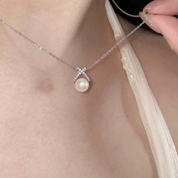 Colier din argint 925 cu cruce, perle naturale de apă dulce și accente diamant, lanț în formă de O