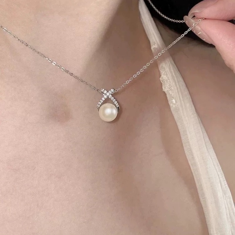 Colier din argint 925 cu cruce, perle naturale de apă dulce și accente diamant, lanț în formă de O