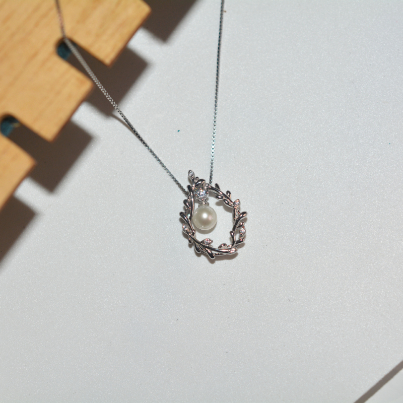 Colier din argint 925 cu perle naturale de apă dulce, pandant geometric pe lanț claviculă, stil ușor lux, lungime reglabilă