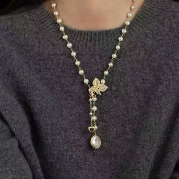 Ogrlica od baroknih prirodnih bisera slatkovodne, lanac džemper, ručno pletena od pozlaćenog bakra, geometrijski dizajn