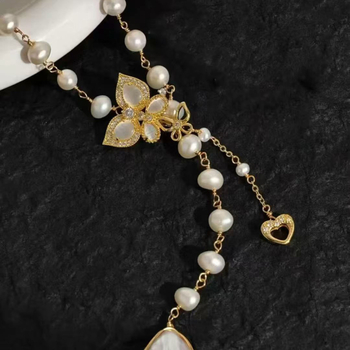 Ogrlica od baroknih prirodnih bisera slatkovodne, lanac džemper, ručno pletena od pozlaćenog bakra, geometrijski dizajn