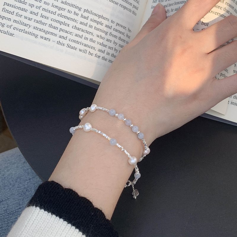 Brățară cu perle Sina — INS stil, lucrată manual, perle, accesorii pentru mână, pentru femei