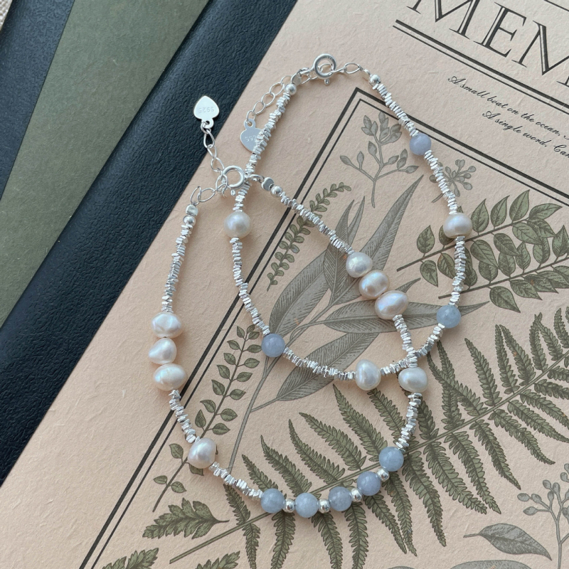 Brățară cu perle Sina — INS stil, lucrată manual, perle, accesorii pentru mână, pentru femei