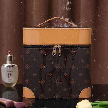 Többszintes, hordozható sminktáska, nagy kapacitású PVC anyagú, tükrös