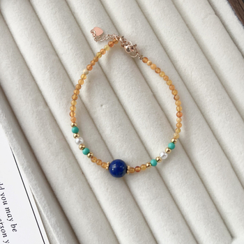 Méhviaszból készült lápisz lazuli karkötő – geometriai forma, nőies divatékszer, kézzel készített