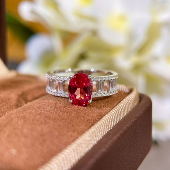 Prsten Padparadscha – geometrijski dizajn, safir, srebrna ugradnja s dragim kamenjem, međunarodno jamstvo