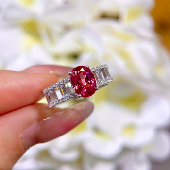 Prsten Padparadscha – geometrijski dizajn, safir, srebrna ugradnja s dragim kamenjem, međunarodno jamstvo