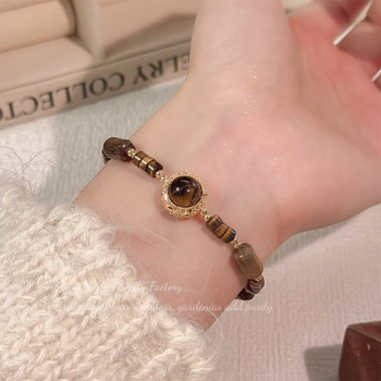 Brățară din piatra ochi de tigru — cupru placat cu aur, design geometric, stil feminin coreean, primăvara 2025