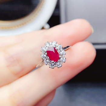 Inel din rubin natural în argint Sterling S925, cu piatra principală fixată, lucrat manual