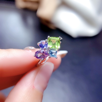 Δαχτυλίδι από ασήμι S925 με φυσικούς λίθους σε πολυλίθο σετ; κύριος λίθος εντοιχισμένος; χειροποίητο; γυναικείος μόδας OL στυλ; λίθοι: ολιβίνης, τοπάζ, ταζανίτης, αμέθυστος; δυνατή προσαρμογή