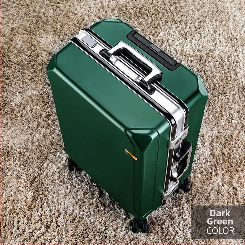 Куфар за пътуване от ABS материал, зип-отваряне, USB порт за зареждане, универсални колела и тегло 4 кг.