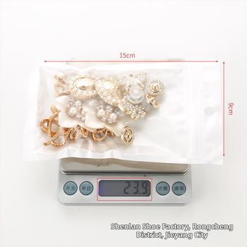 Noņemamu ziedu un tauriņu kurpju dekoru komplekts perforētām sandālēm | Modelis 004 | piemērots ikdienas kurpēm, auduma apaviem, čībām | Stils: mazs aromāts | Sezona: vasara, pavasaris, rudens, ziema