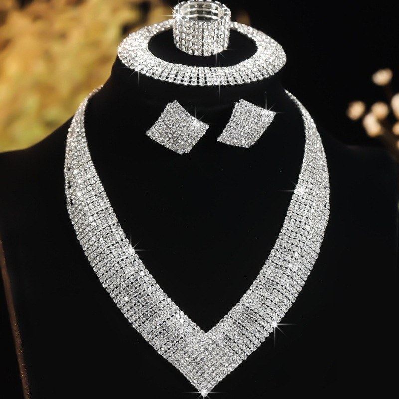 Colier cu rhinestones, placare electroplatină, lanț multistrat tip grab-chain, pandantiv din rhinestones, bijuterii feminine la modă