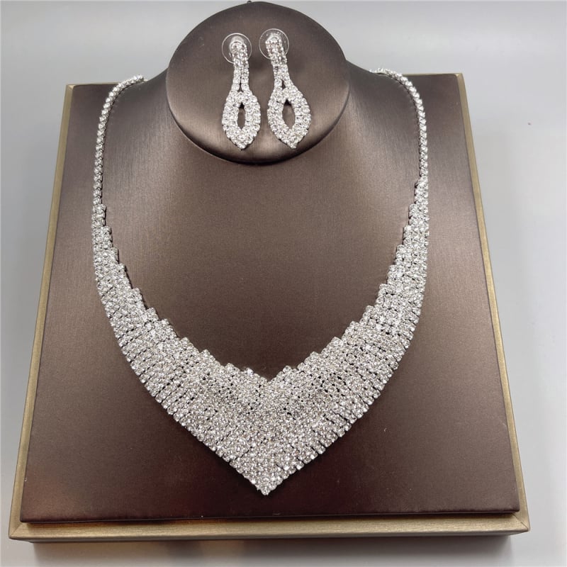 Set naušnica i ogrlica s rhinestones, uvijeni lanac, privjesak od rhinestones, uzorak Ljubav/ Kap vode / Zvono