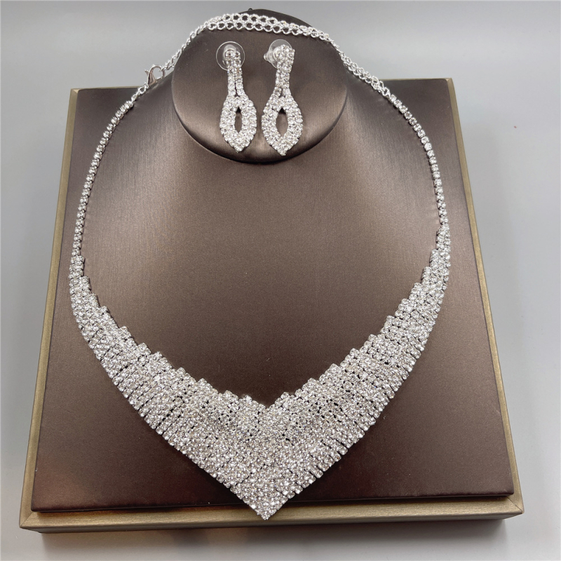 Set naušnica i ogrlica s rhinestones, uvijeni lanac, privjesak od rhinestones, uzorak Ljubav/ Kap vode / Zvono