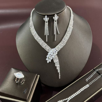 Set nakita za vjenčanje: rhinestones, zircon privjesak, elektroplatiranje, naušnice + ogrlica + narukvica