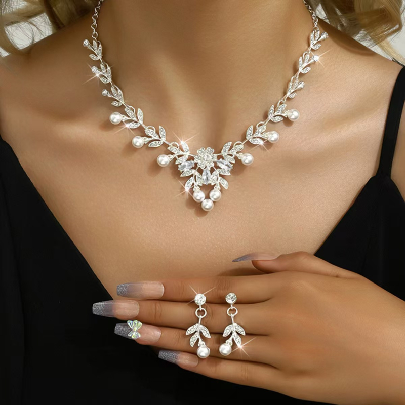 Set ogrlice i naušnica u korejskom stilu za nevjestu, Mori cvjetni motiv s rhinestones, geometrijski dizajn, cinkova legura, elektroplatina, bambusni lanac, novi kineski stil