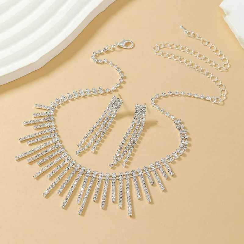 Set Colier și Cercei cu Cristale și Design cu Franjuri (Material: cristale; Tratament: electroplacare; Lanț: lanț normal; Componență: cercei + colier; Sezon: Vară 2024)