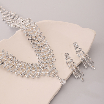 Set Colier și Cercei – Material: aliaj; Finisare: diamantat; Pandantiv: rhinestone; Lanț: standard; Model: Iubire / Picături de apă / clopot