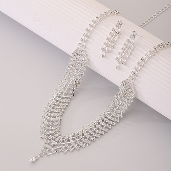 Set Colier și Cercei – Material: aliaj; Finisare: diamantat; Pandantiv: rhinestone; Lanț: standard; Model: Iubire / Picături de apă / clopot