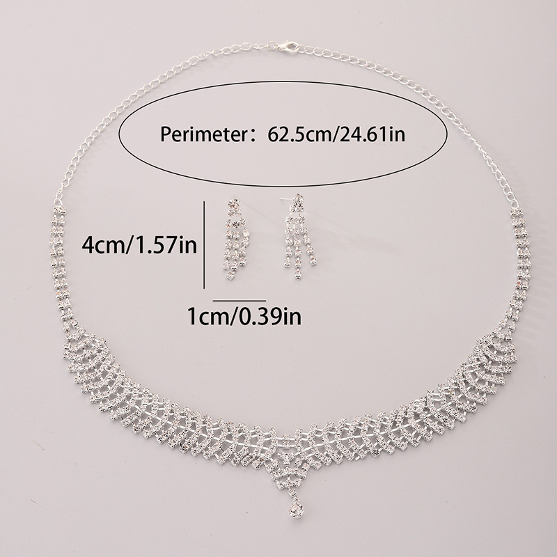 Set Colier și Cercei – Material: aliaj; Finisare: diamantat; Pandantiv: rhinestone; Lanț: standard; Model: Iubire / Picături de apă / clopot
