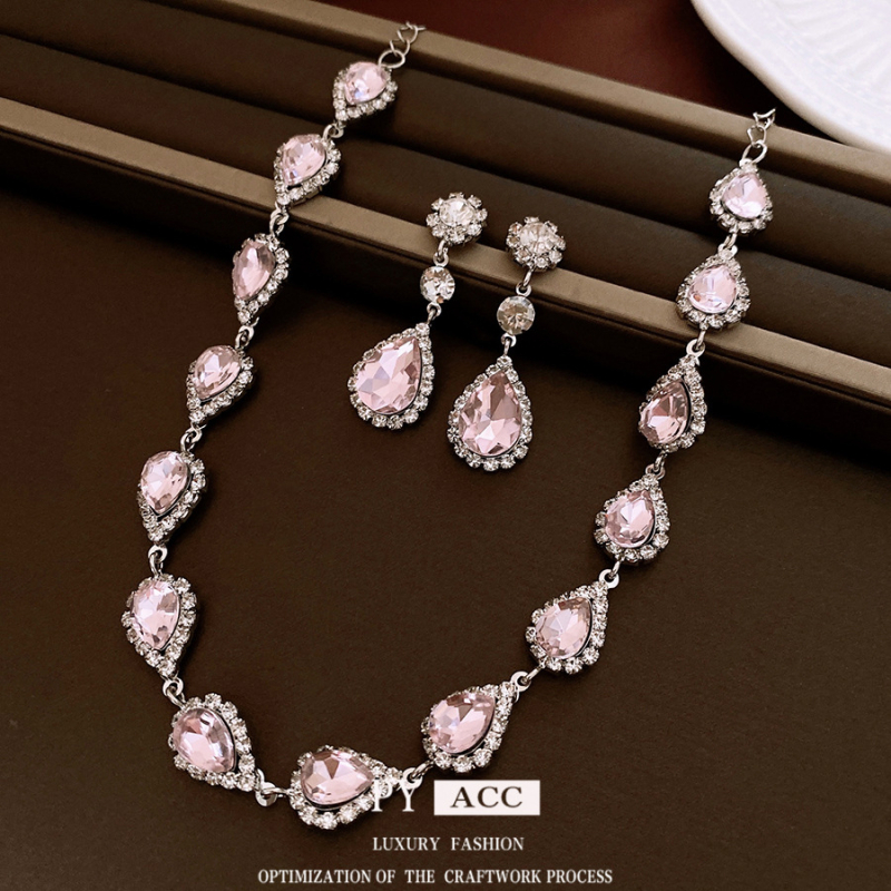 Set colier și cercei încrustate cu diamante, din cupru; lanț claviculă; pandantiv din rhinestone