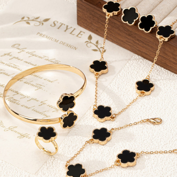 Set de bijuterii: cercei, colier și brățară cu motiv trifoi cu patru foi; material: aliaj de zinc; finisaj: electroplacare; material pandant: aliaj; lanț: lanț obișnuit