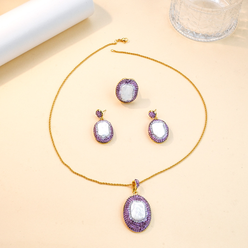 Set de bijuterii din perle artificiale, cercei, colier și accesorii pentru mână; lanț clavicular; pandantiv din sidef; placare electroplată